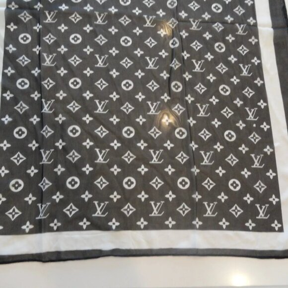NEW AUTHENTIC RARE 2021 LOUIS VUITTON 100% SILK SCARF SCARVE BLACK WHITE 60"X20" - Picture 4 of 12